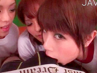Japanese sluts sucking giant snake cocks in Tokyo XXX p0rn