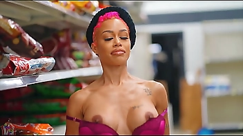 Jasamine Banks Gets Caught Sucking Dick In The Dollar General